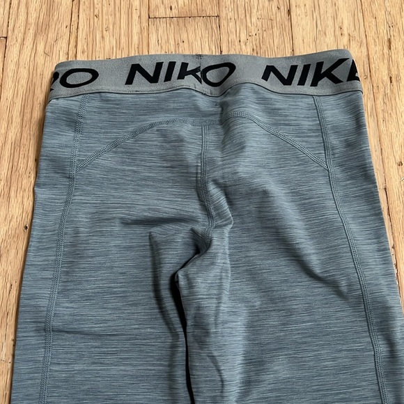 NIKE WOMEN'S PRO 365 7/8-LENGTH TIGHT - Picture 9 of 11